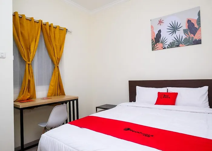 RedDoorz near Kawasan Bandara Ahmad Yani Semarang 2 Hotel